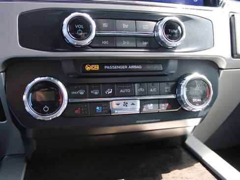 Used 2022 Ford F250 Lariat w/ Tremor Off-Road Package AWD/4WD image 22