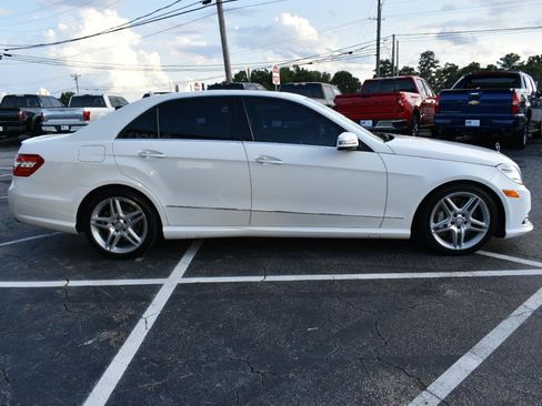 Used 2013 Mercedes-Benz E 550 4MATIC Sedan image 5