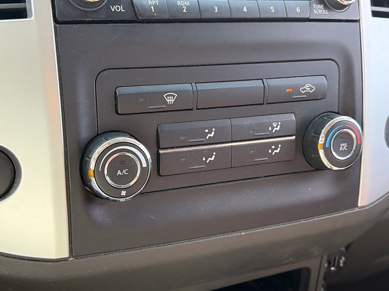 Used 2018 Nissan Frontier SV AWD/4WD image 9