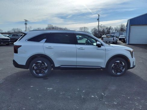 Used 2025 Kia Sorento EX w/ EX Panoramic Sunroof Package image 7