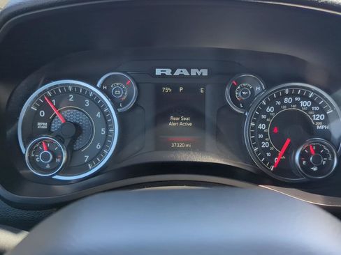 Used 2024 RAM 2500 Big Horn AWD/4WD image 16
