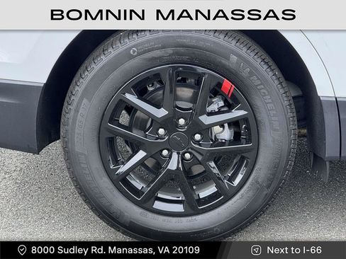 Used 2023 Chevrolet Equinox LT image 7