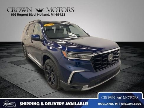 Certified 2025 Honda Pilot Touring image 1