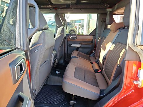 Used 2023 Ford Bronco Outer Banks image 9