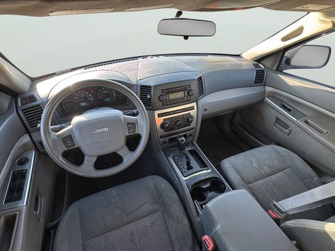 Used 2005 Jeep Grand Cherokee Laredo RWD image 15