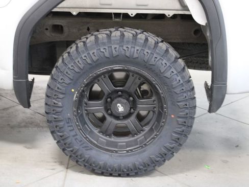 Used 2022 GMC Sierra 1500 SLE AWD/4WD image 17