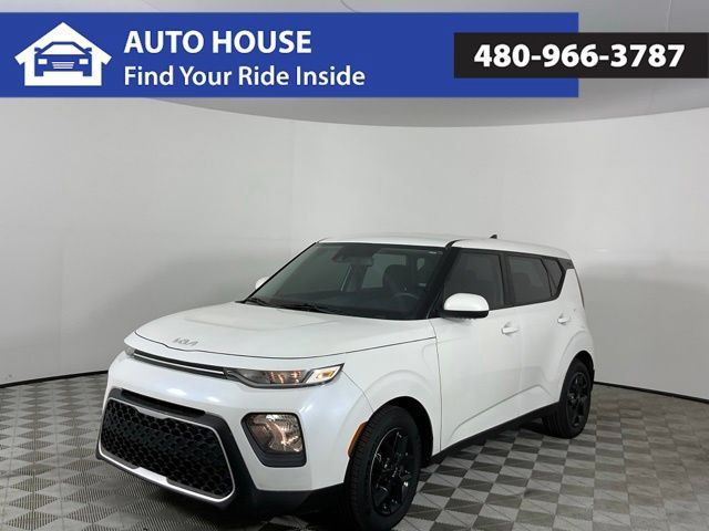 Used 2022 Kia Soul LX w/ Technology Package FWD image 1