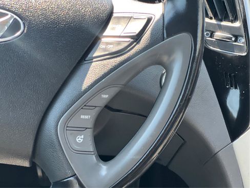 Used 2014 Hyundai Sonata Limited w/ Technology Package 05 FWD image 16