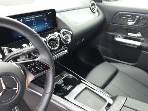 Certified 2025 Mercedes-Benz GLA 250 4MATIC image 21