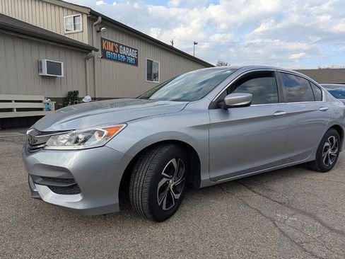 Used 2017 Honda Accord LX image 24