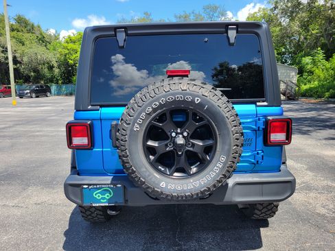 Used 2022 Jeep Wrangler Sport AWD/4WD image 6