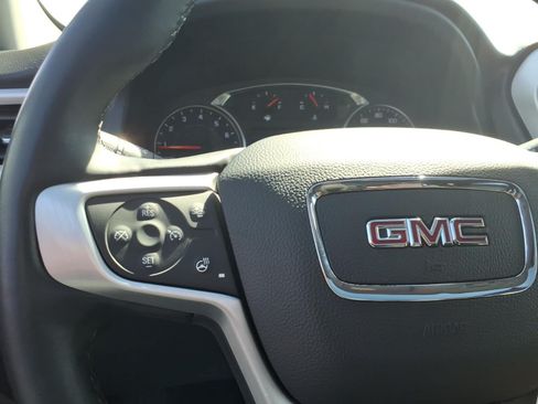 Used 2023 GMC Acadia SLT w/ Preferred Package AWD/4WD image 25