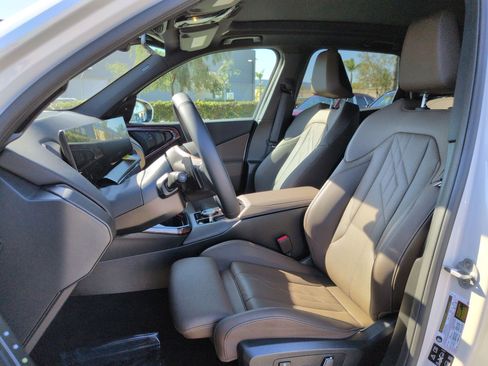 Used 2025 BMW X3 xDrive30i w/ Premium Package image 16