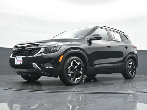 Used 2024 Kia Seltos EX image 17