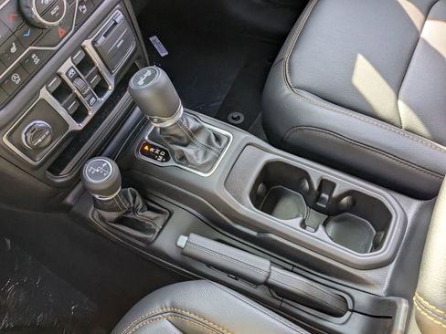 New 2025 Jeep Wrangler Sahara image 27