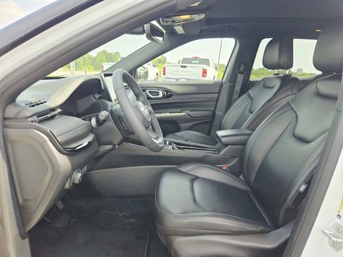 Used 2025 Jeep Compass Limited w/ High Altitude Package AWD/4WD image 13