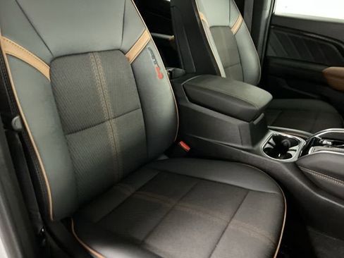 Used 2025 GMC Canyon AT4 image 28