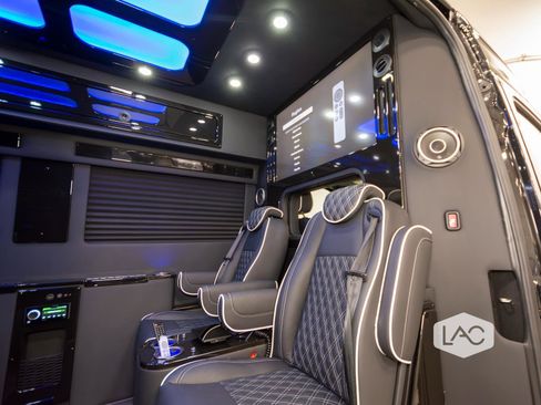 Used 2025 Mercedes-Benz Sprinter 3500 image 5