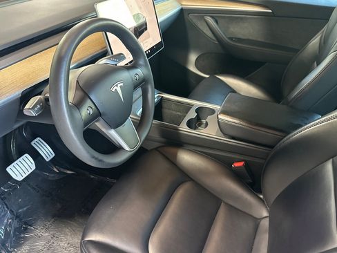 Used 2023 Tesla Model Y Performance AWD/4WD image 5