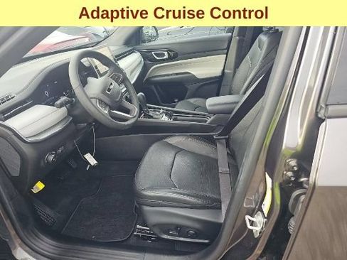 Used 2023 Jeep Compass Limited w/ Elite Group AWD/4WD image 10