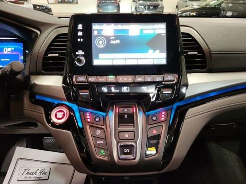 Certified 2024 Honda Odyssey Touring image 14
