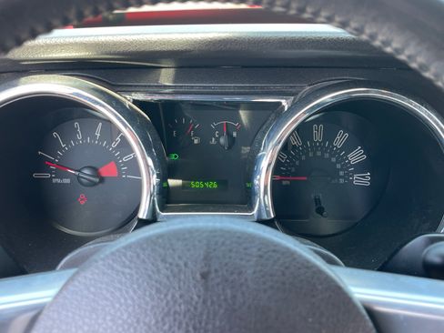 Used 2008 Ford Mustang Convertible RWD image 10