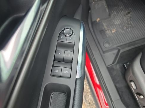 Used 2025 Chevrolet Traverse LT w/ LPO, Floor Liner Package FWD image 14