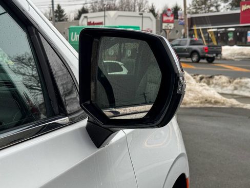 Used 2023 Chevrolet Suburban Premier image 12