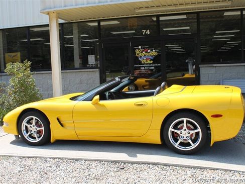 Used 2004 Chevrolet Corvette Convertible w/ Preferred Equipment Group RWD image 6