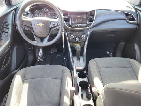 Used 2020 Chevrolet Trax LS image 14