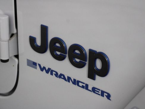 Used 2024 Jeep Wrangler Unlimited image 26