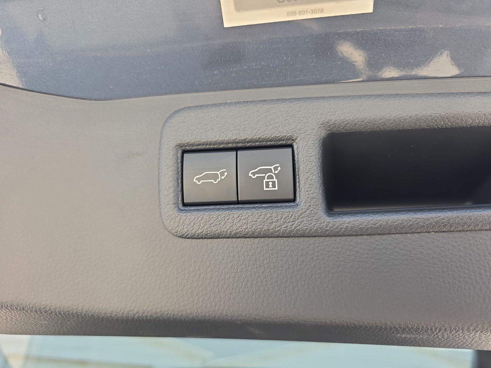 Used 2024 Toyota Venza LE AWD/4WD image 31