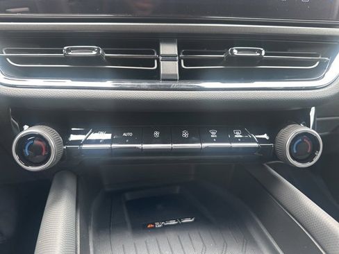 New 2025 Chevrolet Equinox EV RS w/ Convenience Package II image 13