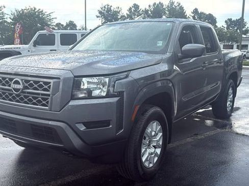 Used 2023 Nissan Frontier SV w/ Tow Package AWD/4WD image 3