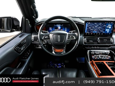 Used 2024 Lincoln Navigator Reserve image 5