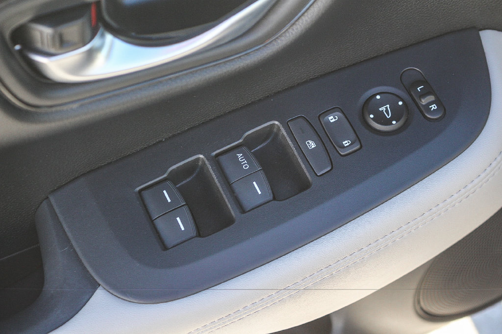 Certified 2025 Honda HR-V LX image 21