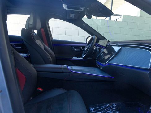 Used 2025 Mercedes-Benz E 53 AMG e 4MATIC Sedan image 27