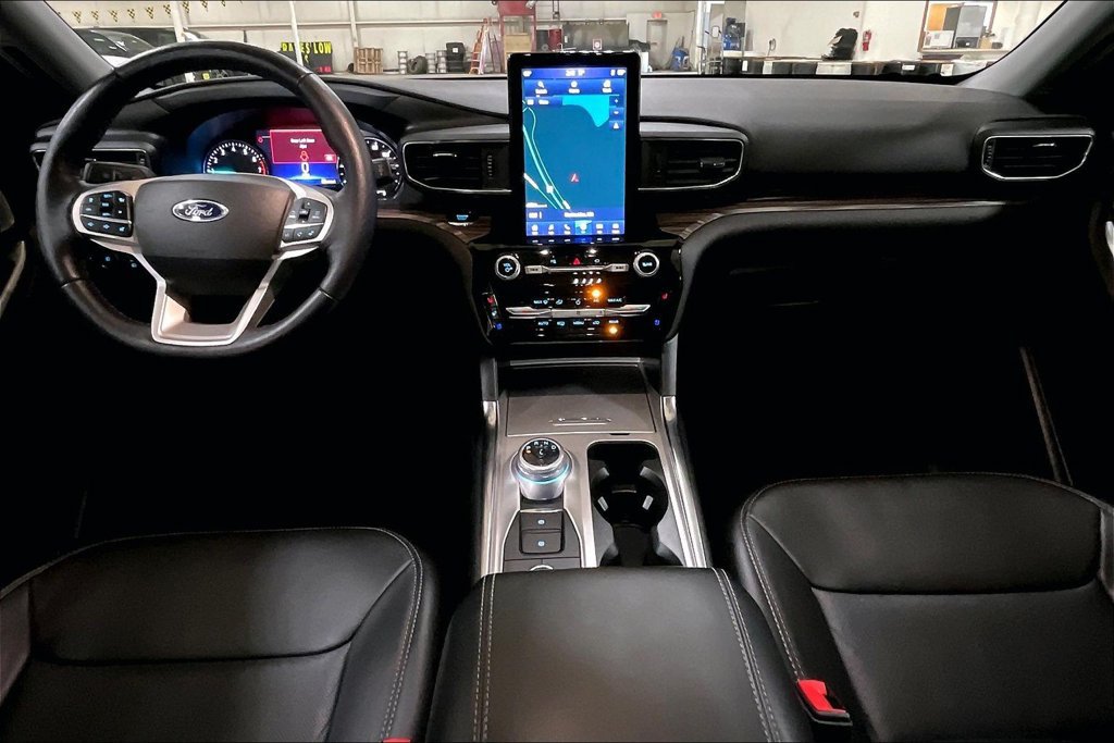 Certified 2023 Ford Explorer Limited w/ Limited Technology Package AWD/4WD image 14