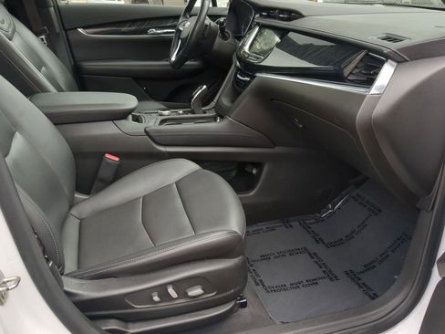 Used 2021 Cadillac XT6 Premium Luxury FWD image 23