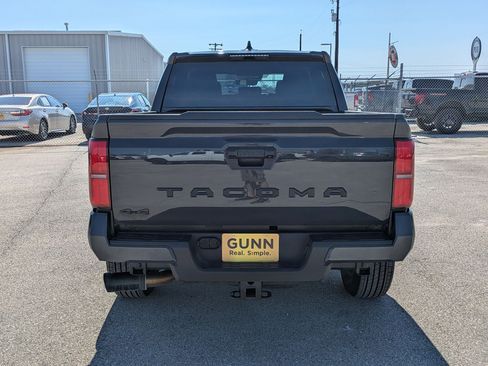 Used 2025 Toyota Tacoma TRD Sport image 4