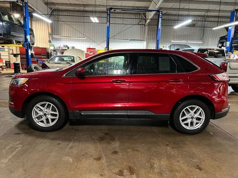 Used 2024 Ford Edge SEL AWD/4WD image 2