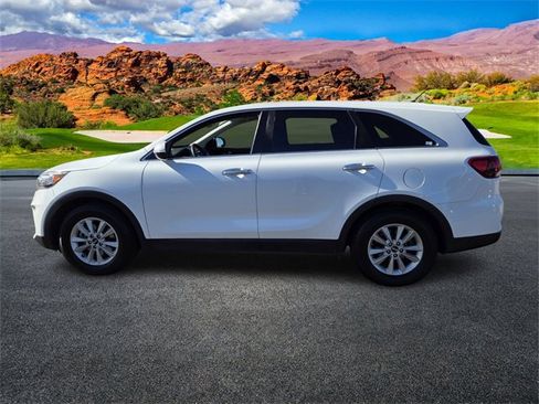 Used 2019 Kia Sorento LX image 6