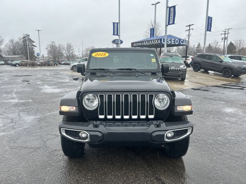 Used 2018 Jeep Wrangler Unlimited Sahara image 8