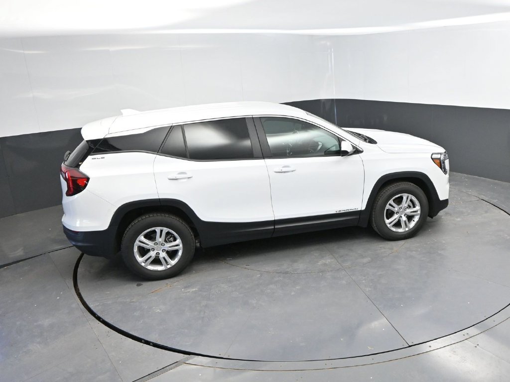 Used 2024 GMC Terrain SLE AWD/4WD image 31