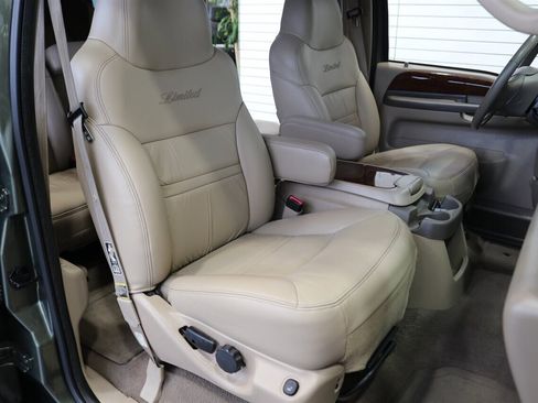 Used 2001 Ford Excursion Limited image 17