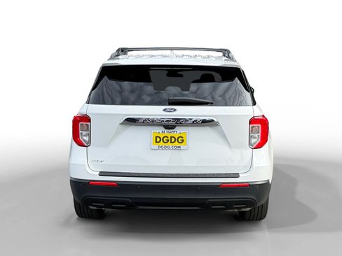 Used 2022 Ford Explorer XLT image 4
