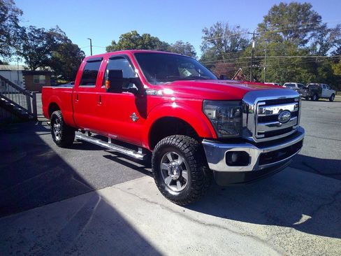 Used 2011 Ford F250 Lariat w/ Lariat Interior Pkg image 6