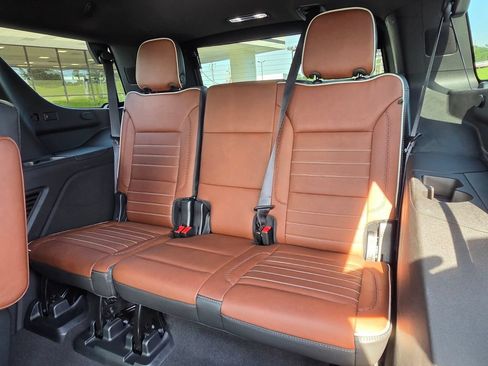 Used 2023 GMC Yukon Denali Ultimate AWD/4WD image 14