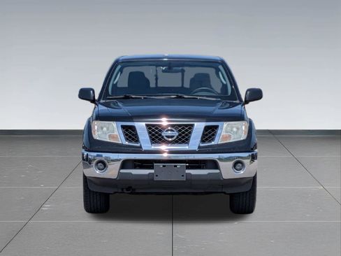 Used 2011 Nissan Frontier SV AWD/4WD image 8