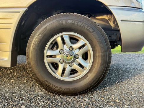 Used 2001 Lexus LX 470 4WD image 14